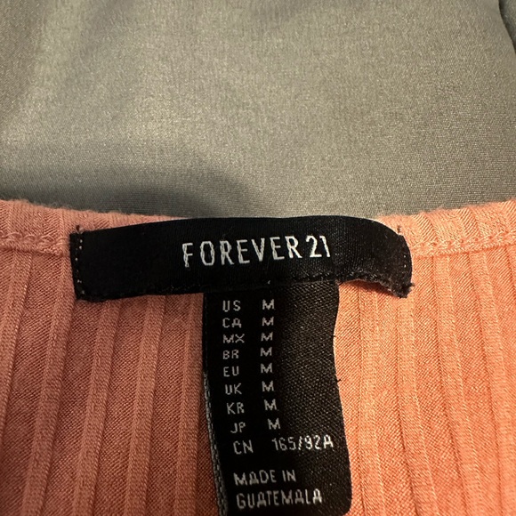 Women’s forever 21 pink vneck ribbed top SIZE MEDIUM - Picture 2 of 2